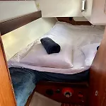 Nuitee Insolite Sur Awale Celeste, Voilier De 11m
