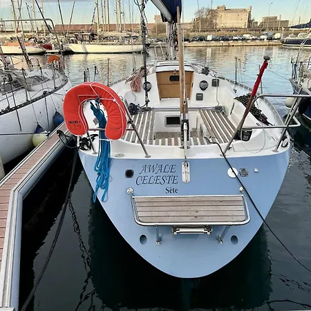 Botel Nuitée Insolite Sur Awalé Céleste, Voilier De 11m