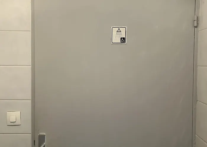 Nuitee Insolite Sur Awale Celeste, Voilier De 11m